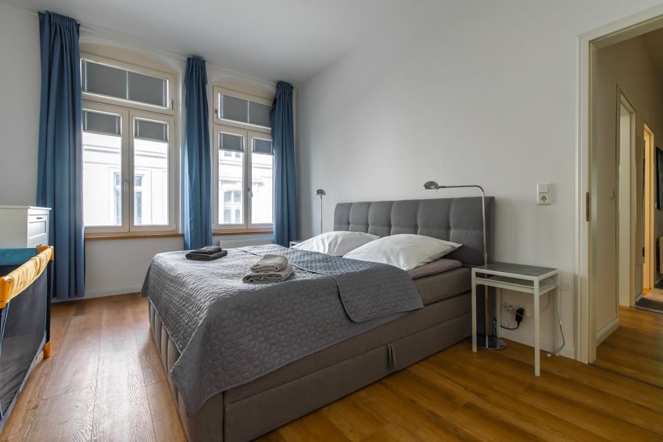 Bed, Bedroom, cot