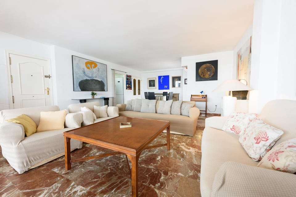 Martín- Amplio apartamento familiar frente al mar Apartment in Calp