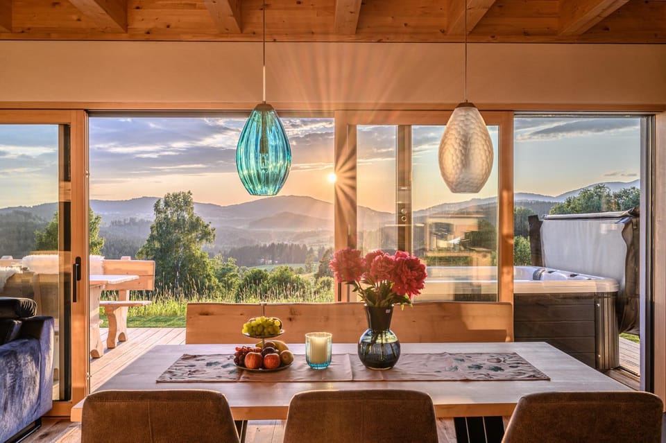 Dining area, Mountain view
