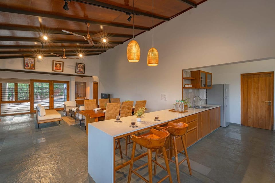 Kitchen or kitchenette, Food and drinks, Dining area, Breakfast