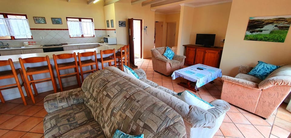 TV and multimedia, Kitchen or kitchenette, Living room, Seating area, Evening entertainment, minibar, pet friendly