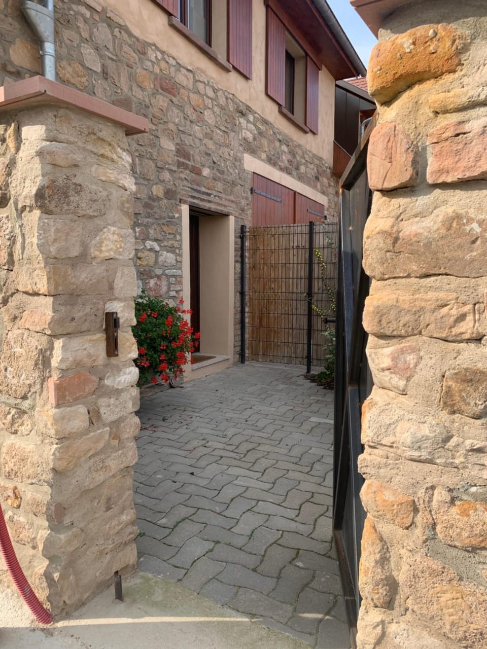 Facade/entrance