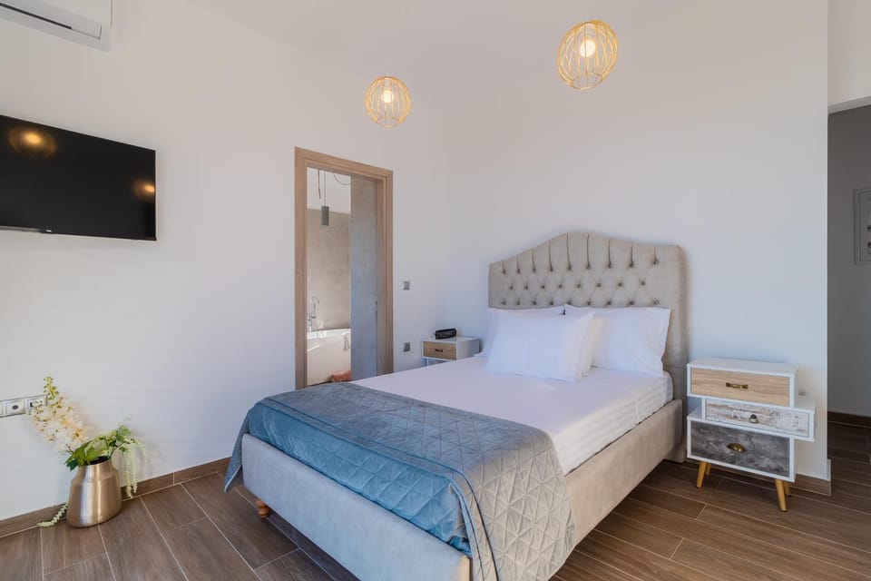 Bed, Photo of the whole room, Bedroom, air conditioner