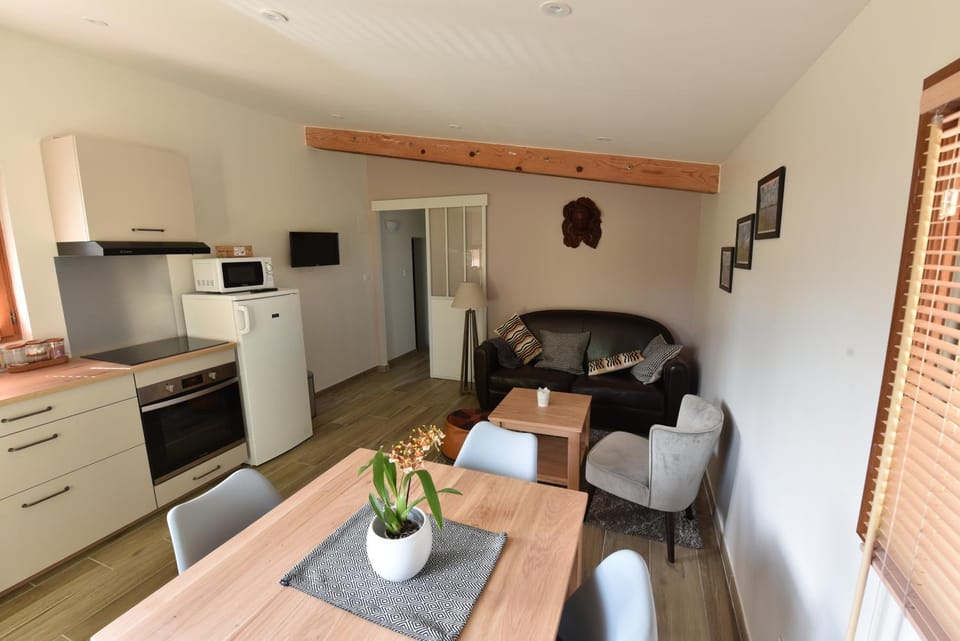 Kitchen or kitchenette, Living room, Dining area