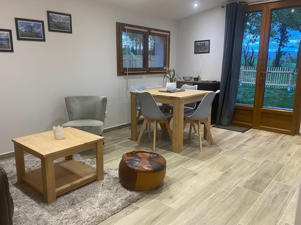 Living room, Dining area