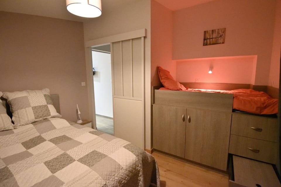 Bed, Bedroom