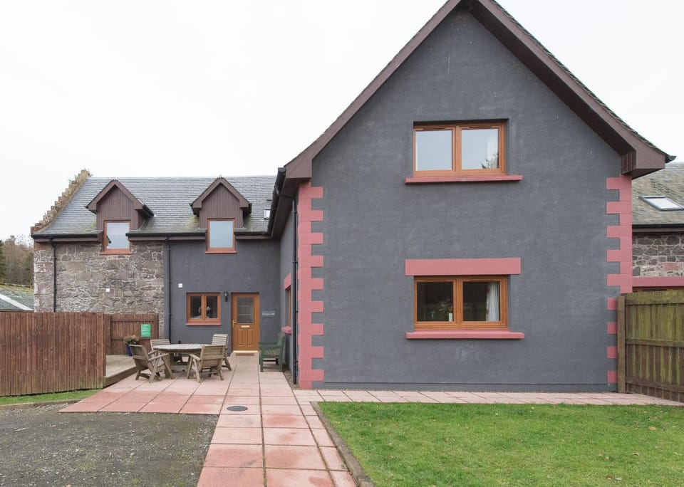 Property building, Patio, Garden
