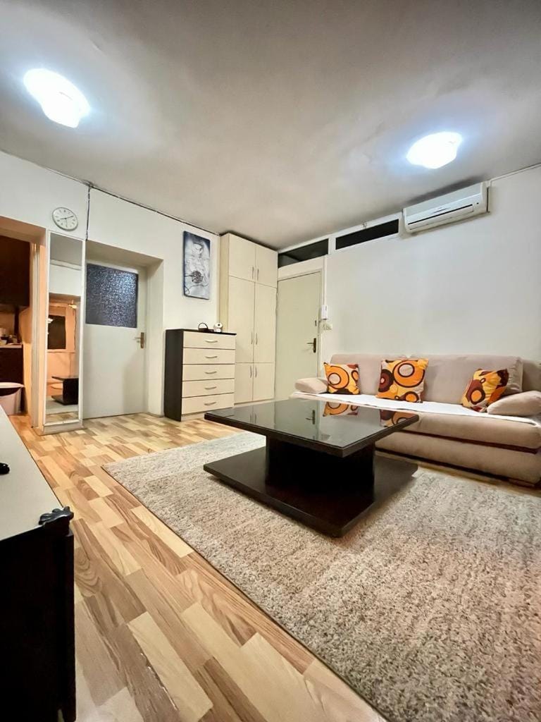 Communal lounge/ TV room, Game Room, Living room, Seating area, Evening entertainment