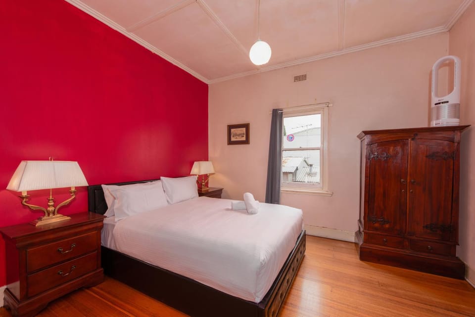 3 Bedroom Unit in the Heart of Beautiful Northcote House in Melbourne