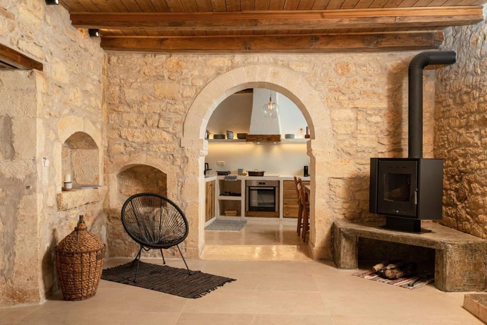 Winter, Kitchen or kitchenette, Living room, Photo of the whole room, Seating area, Autumn, Family, Family, flat iron, minibar, pet friendly, stove