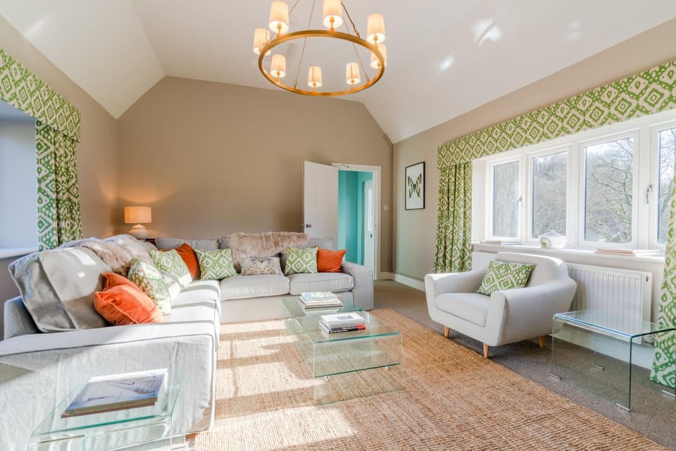 Living room, Decorative detail, Seating area