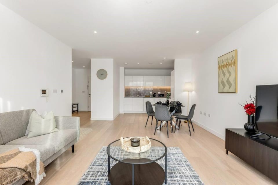 ShyWharf Apartment in London