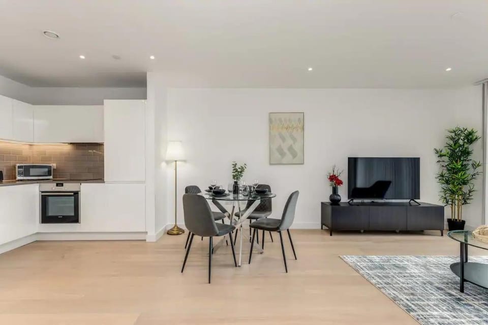 ShyWharf Apartment in London