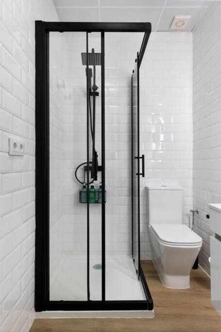 Shower, Bathroom, towels