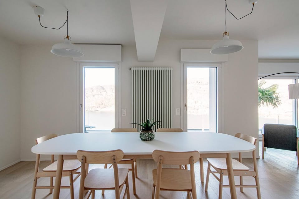 Seating area, Dining area