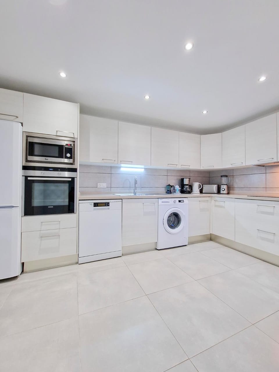 Kitchen or kitchenette, dishwasher, minibar, pet friendly, stove, toaster, washing machine