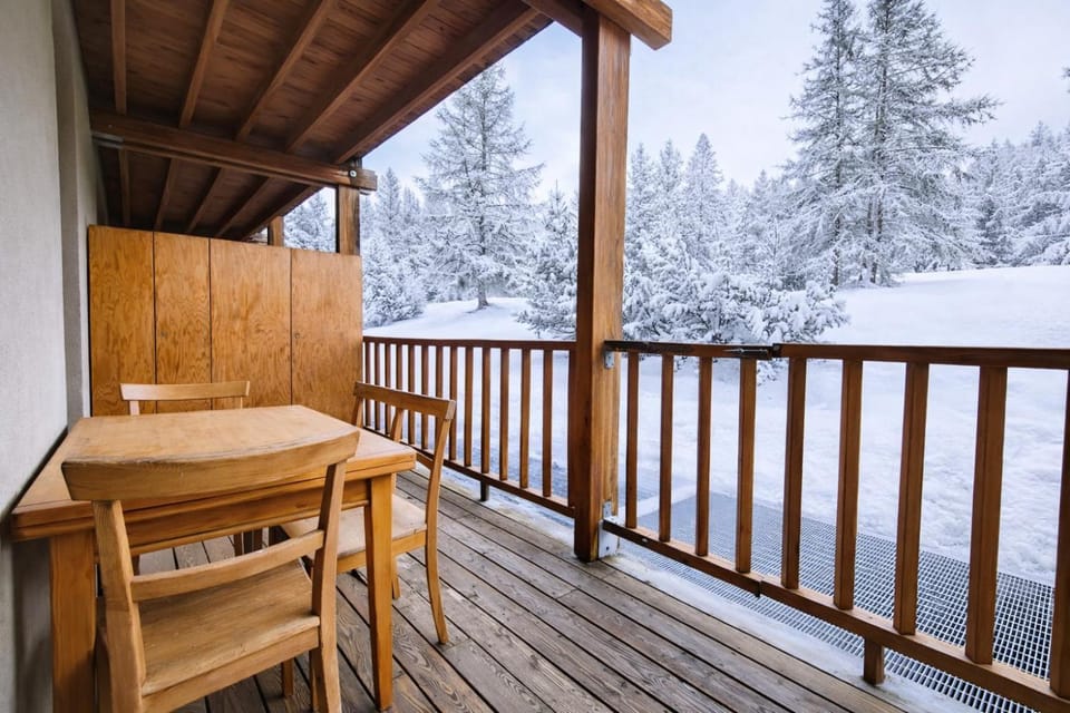 Hostdomus - Sansicario R21 Terrace Apartment in Piedmont