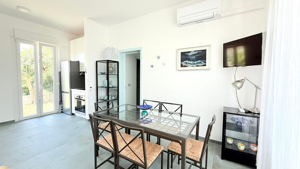 N122 - Numana, villa singola con giardino e vista mare Apartment in Marche