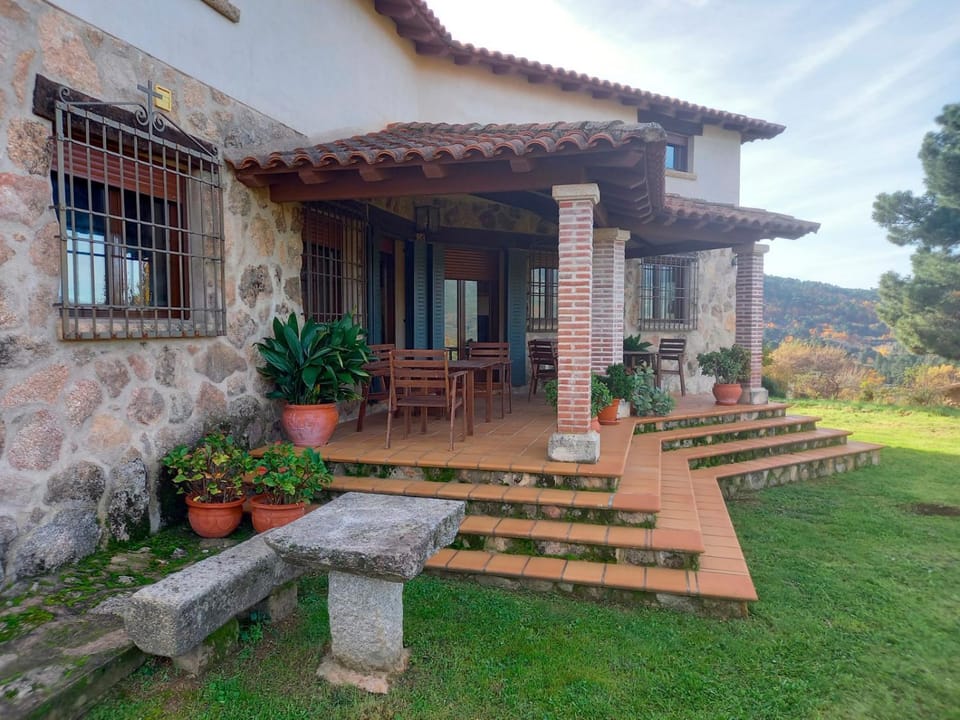 Property building, Patio, Garden, Garden view