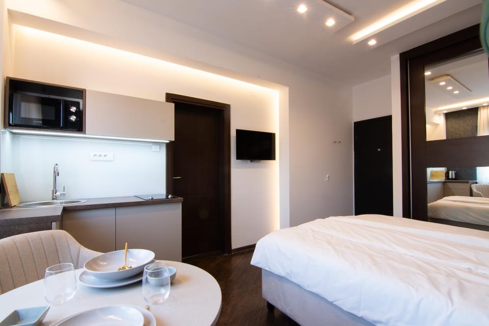 Bed, TV and multimedia, Kitchen or kitchenette, Bedroom, minibar
