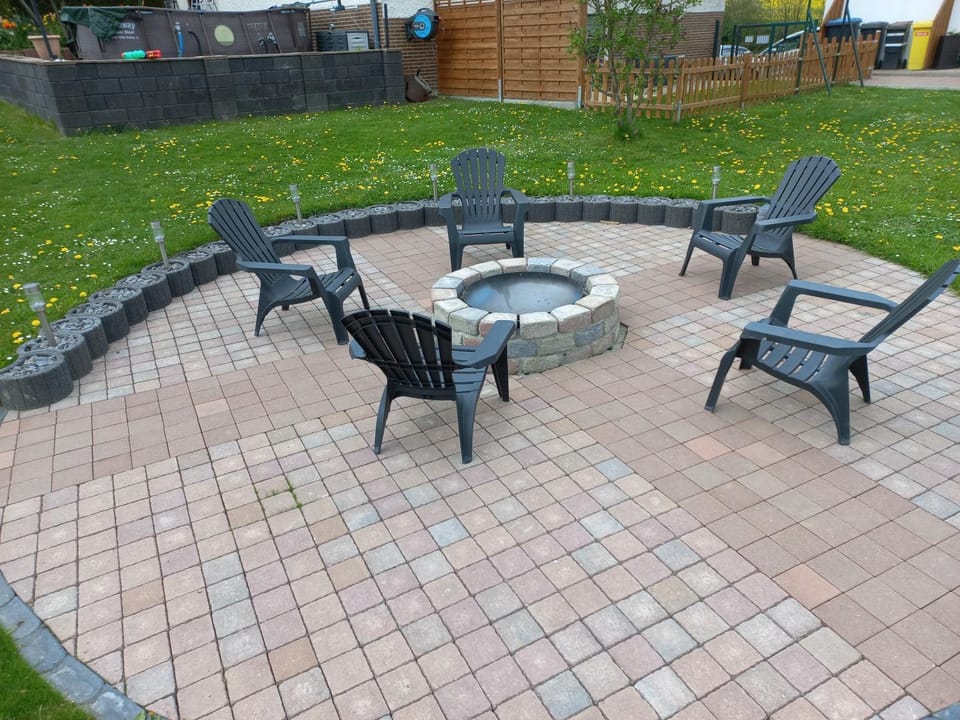Garden, Seating area, Garden view