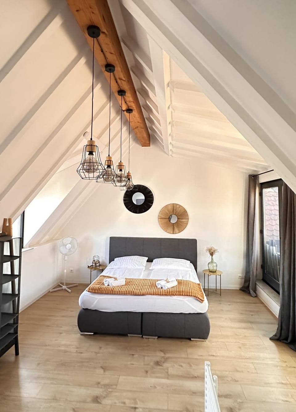 Bed, Balcony/Terrace, Bedroom