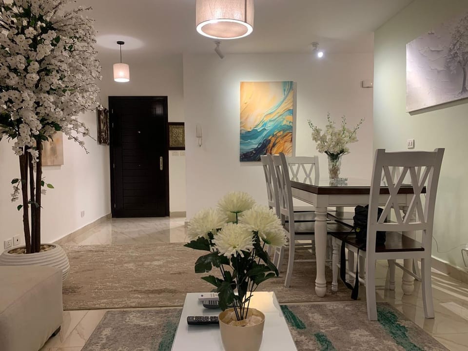 Living room, Seating area, Dining area