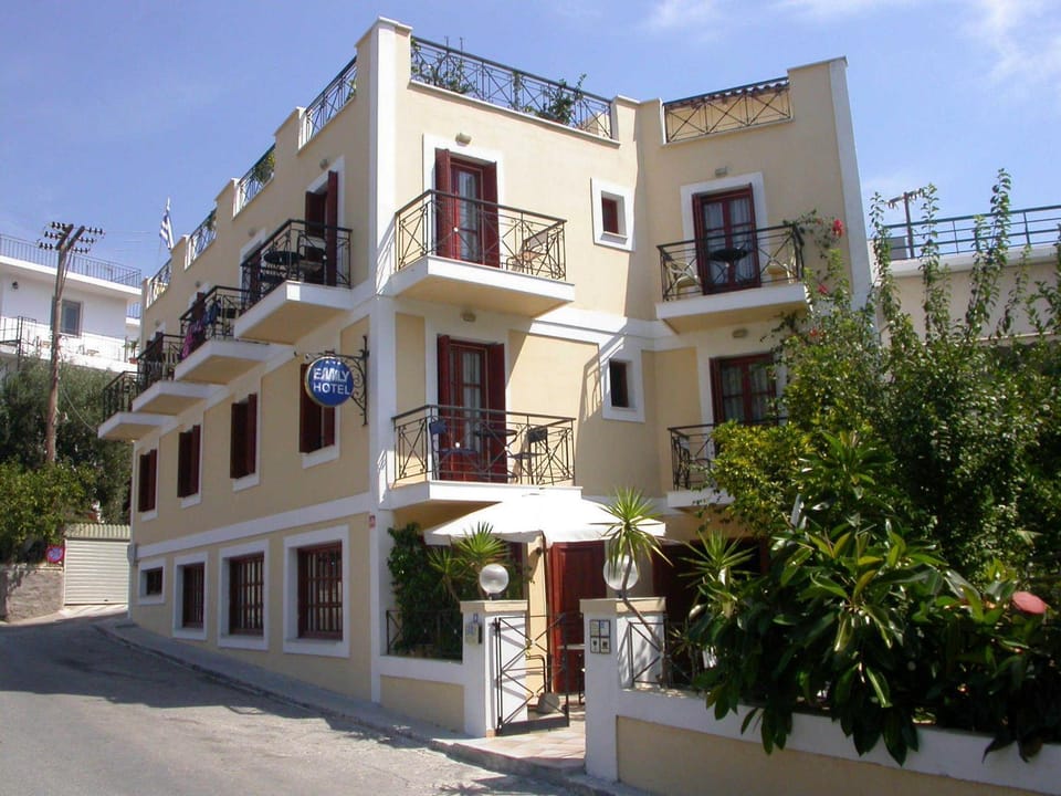 Property building, Day
