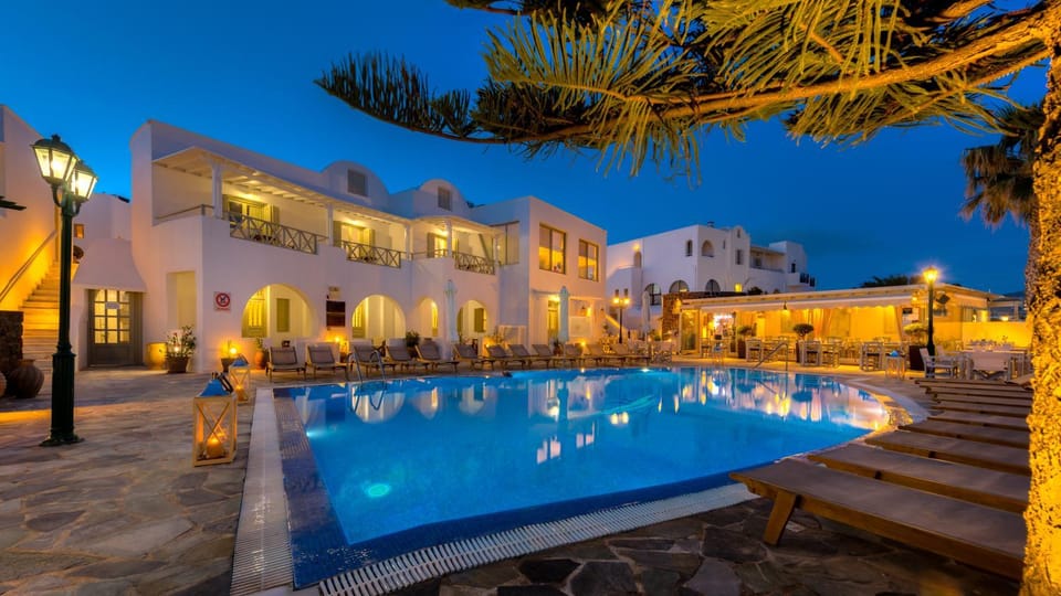 Night, Pool view
