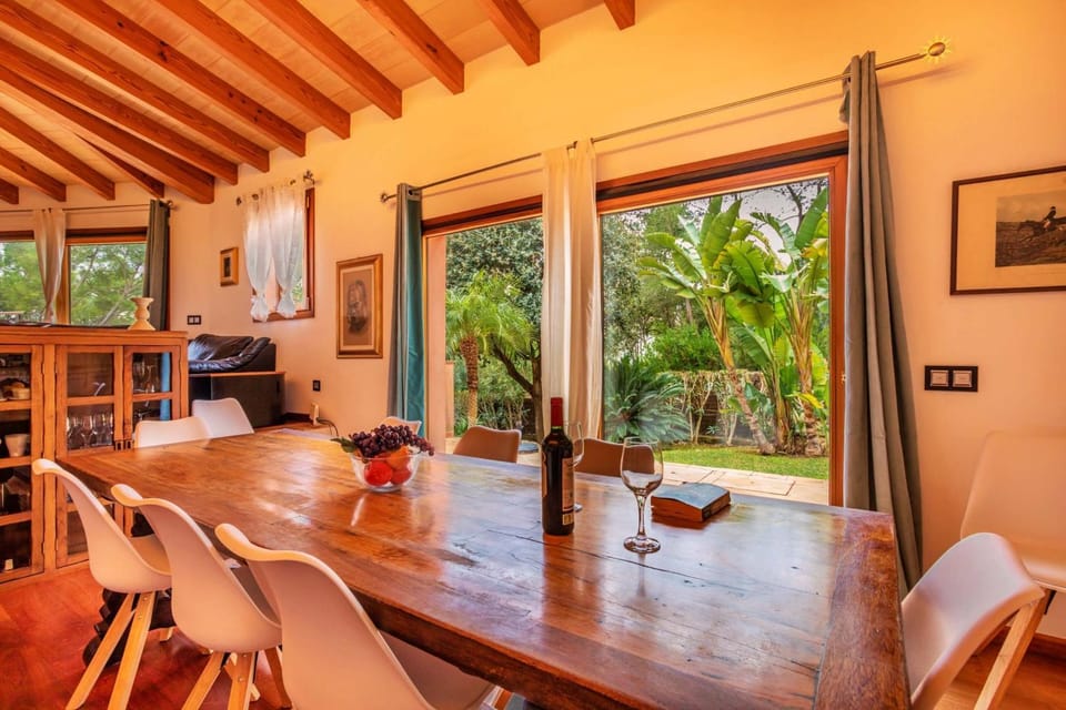 Communal lounge/ TV room, Garden, Living room, Garden view