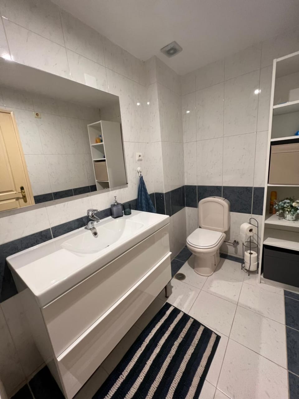 Toilet, Bath