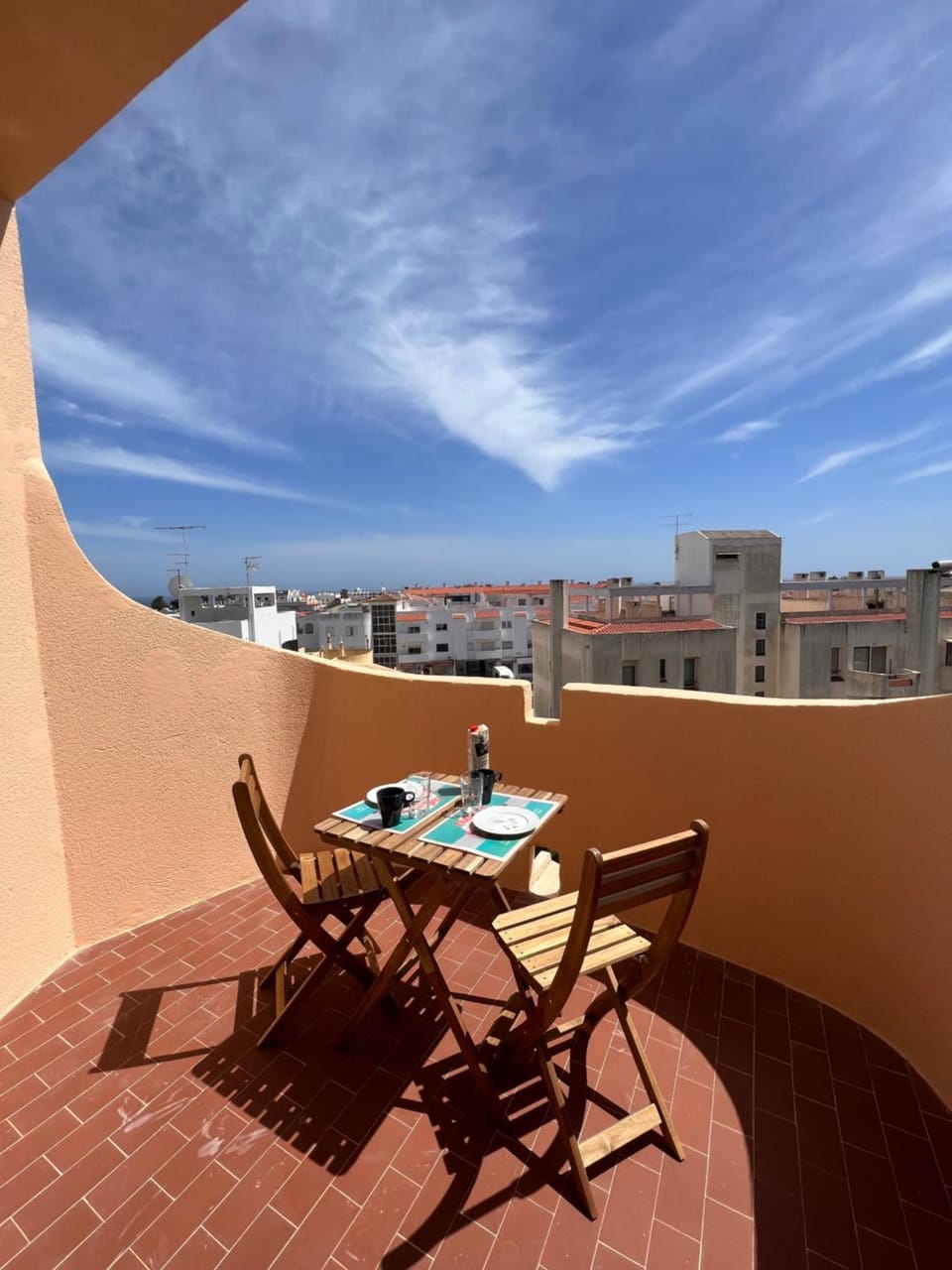 View (from property/room), Balcony/Terrace, Dining area, City view, Sea view