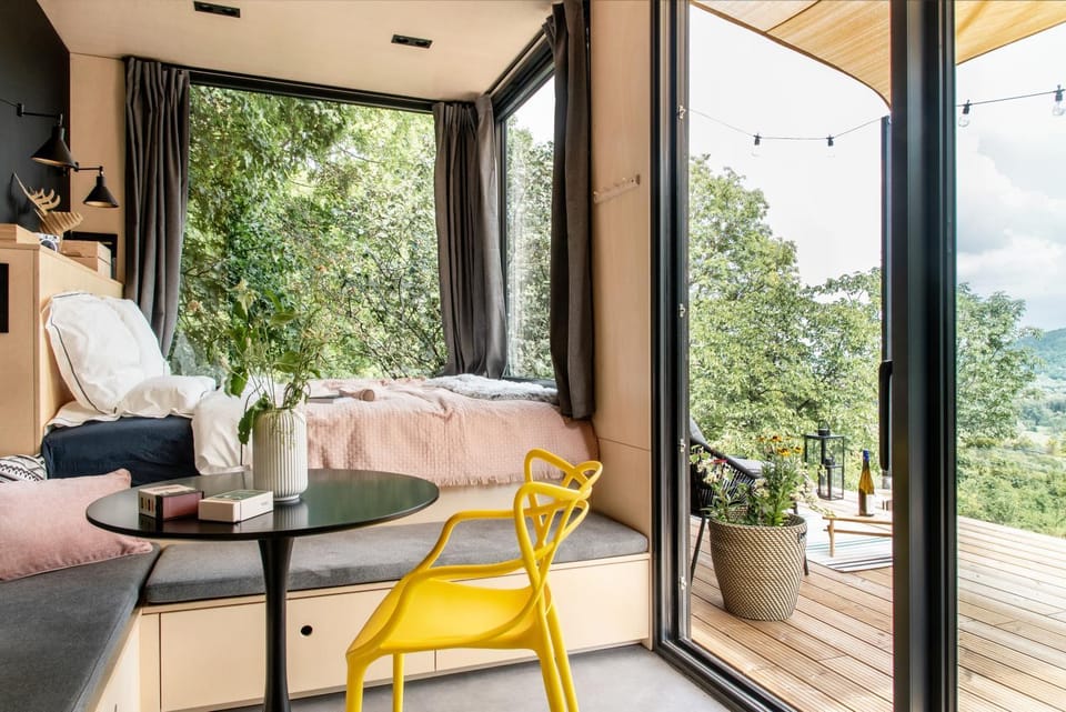 Bed, Living room, Bedroom