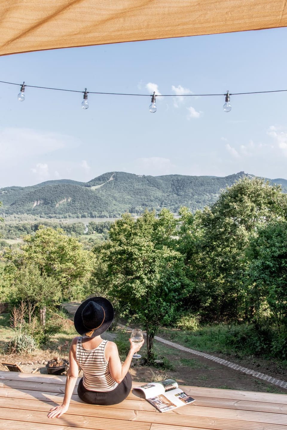 View (from property/room), Balcony/Terrace, Landmark view, Mountain view, River view