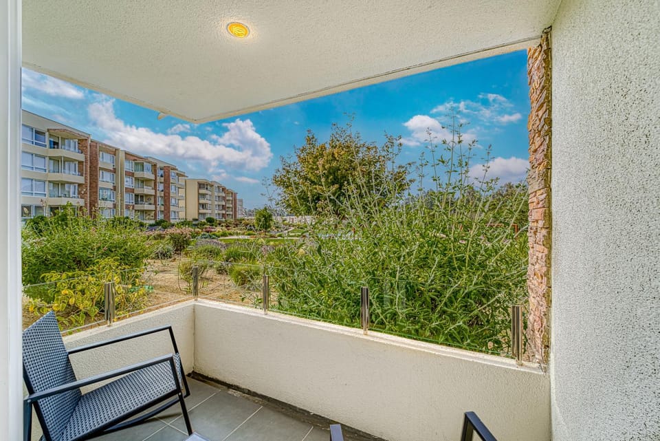 Balcony/Terrace, Garden view
