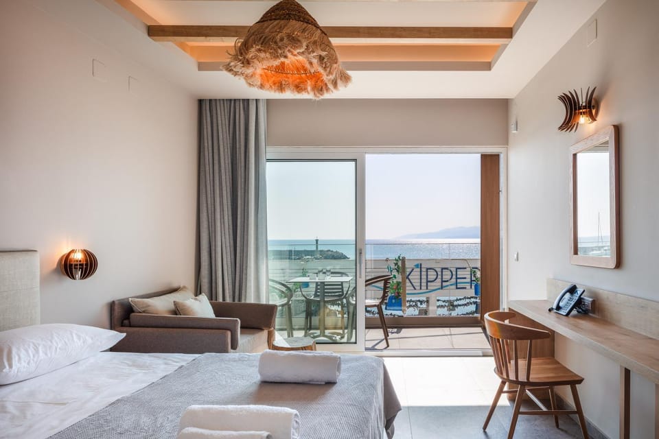 Bed, View (from property/room), Seating area, Bedroom