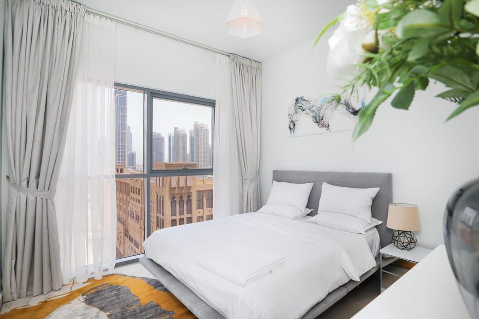 Luxurious 2 bedroom + Maid room Apartment with Burj Khalifa View Apartment in Dubai