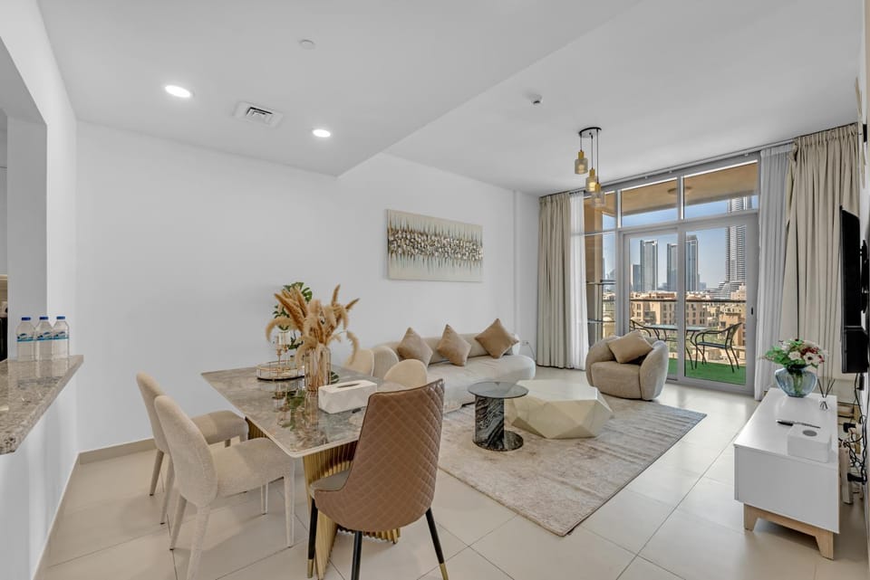 Burj Khalifa View, 2BR and Maid 3Minutes to Dubai Mall Apartment in Dubai