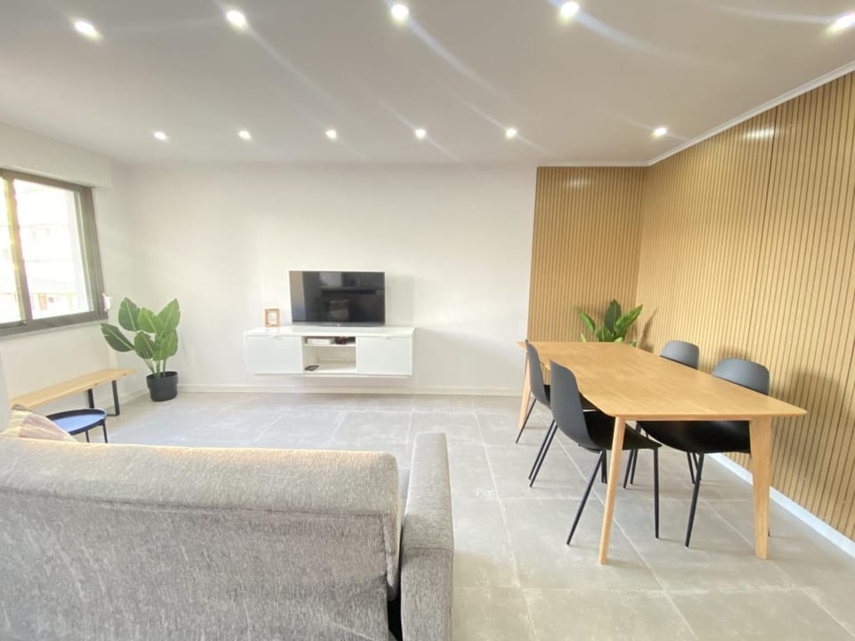 TV and multimedia, Living room, Dining area