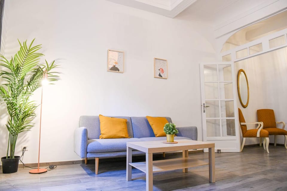 Vieux-Port Grand appartement 2 ch avec terrasse Apartment in Marseille
