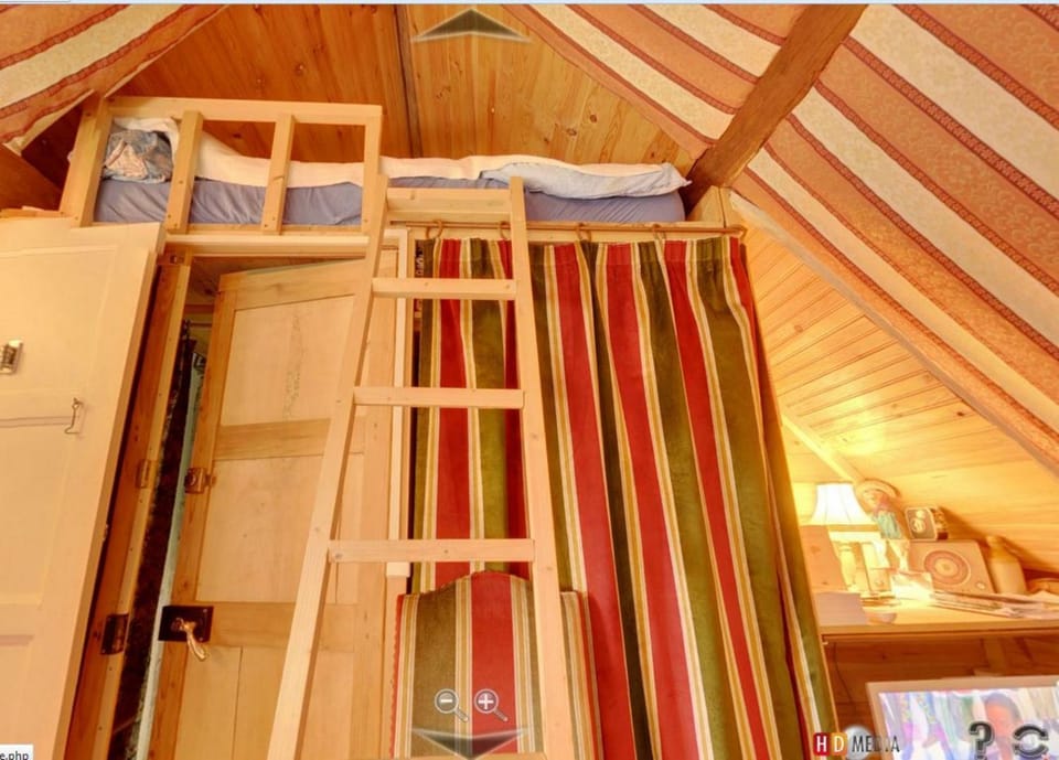 Bedroom, bunk bed, wardrobe