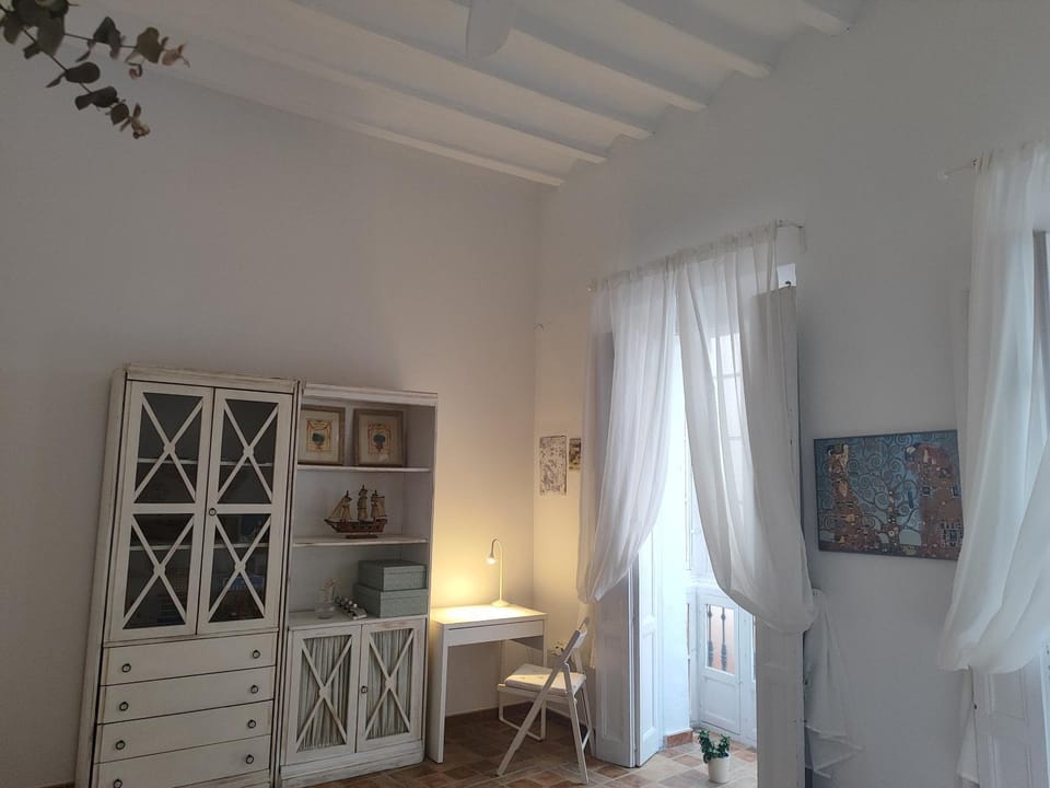 Seating area, Bedroom