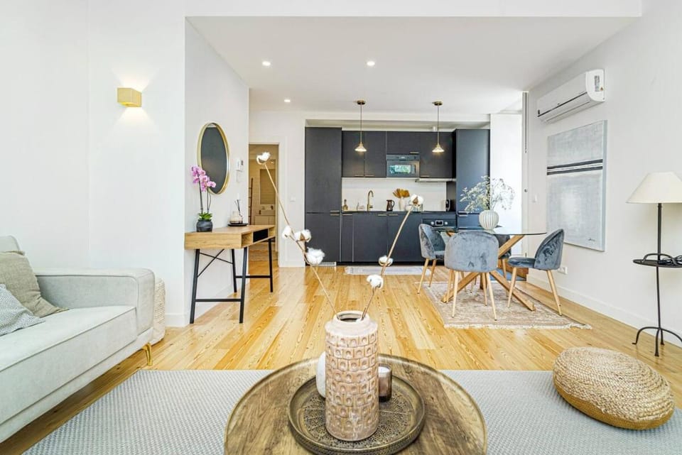 Kitchen or kitchenette, Living room, Dining area, air conditioner