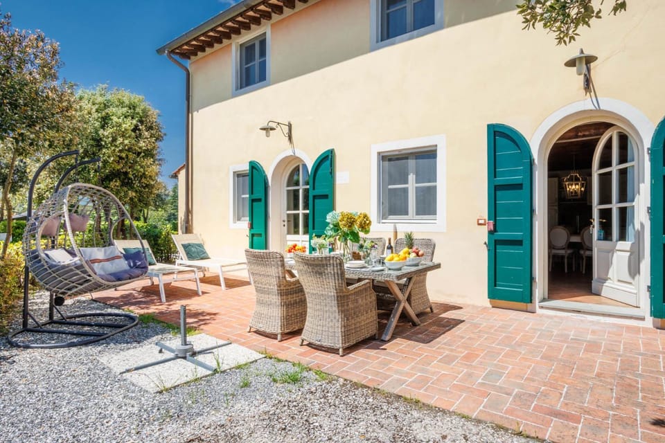 Elisa Farmhouse Apartment in Wine Resort in Lucca Apartment in Capannori