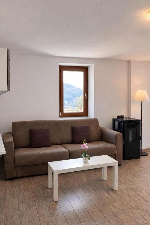 Rustico Maria Full House Lake View Escape Apartment in Lombardy