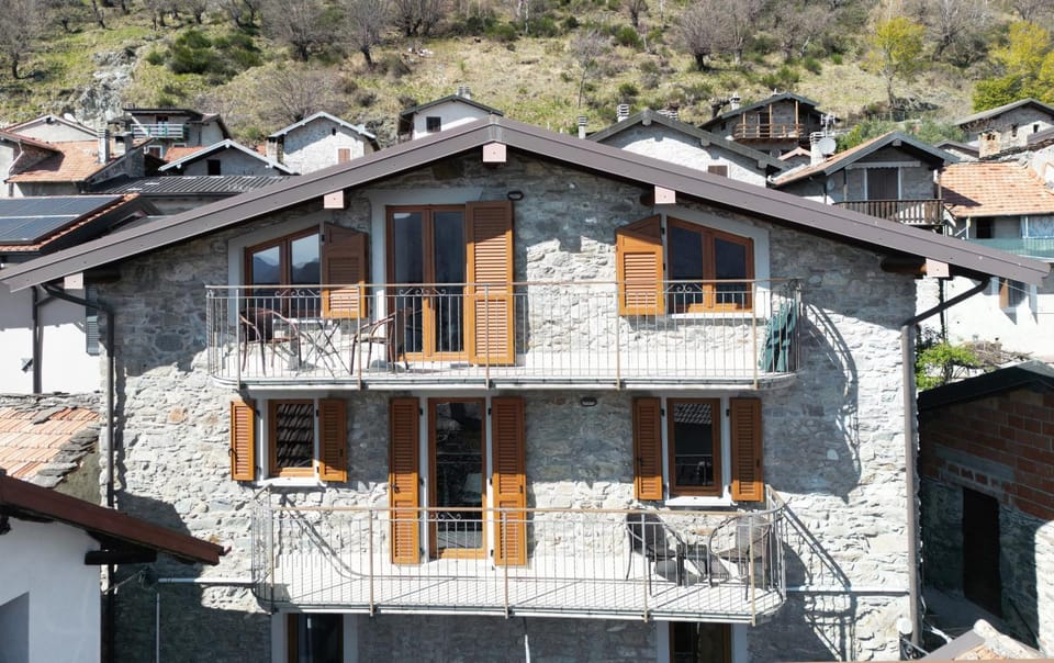 Rustico Maria Full House Lake View Escape Apartment in Lombardy