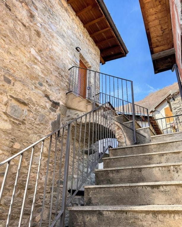 Rustico Maria Full House Lake View Escape Apartment in Lombardy