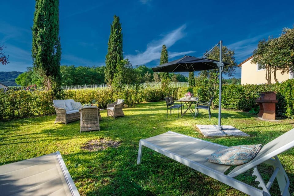 Pietro Farmhouse Apartment in Wine Resort in Lucca Apartment in Capannori