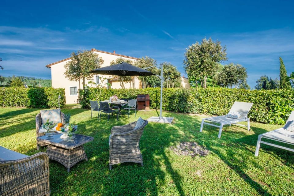 Pietro Farmhouse Apartment in Wine Resort in Lucca Apartment in Capannori