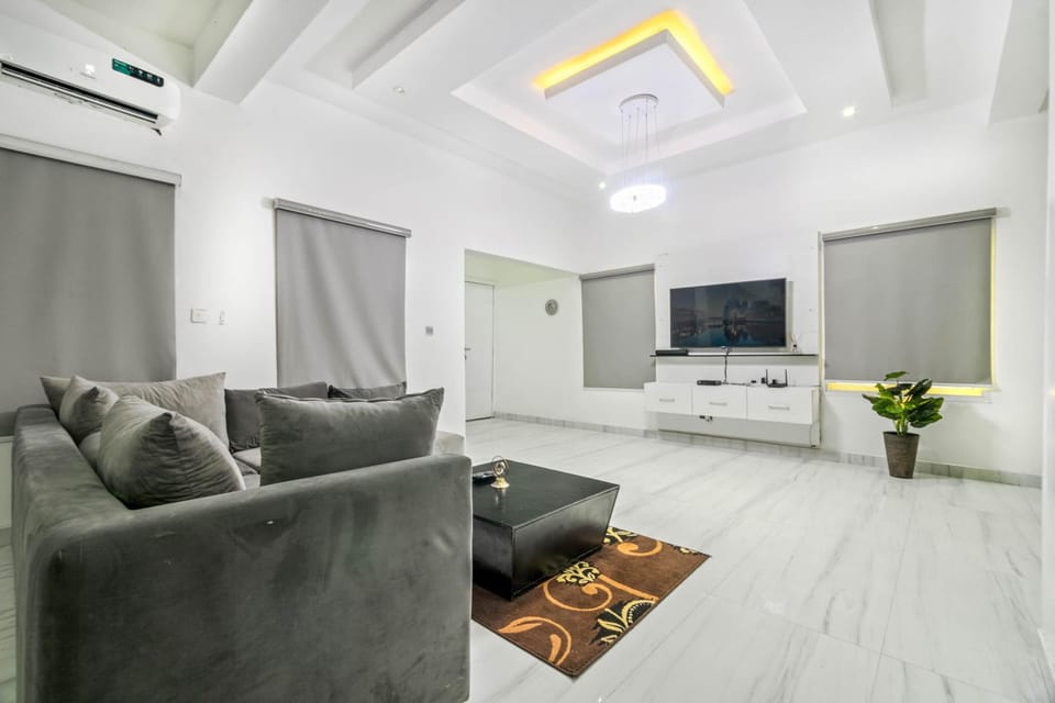 Communal lounge/ TV room, TV and multimedia, Living room, Seating area
